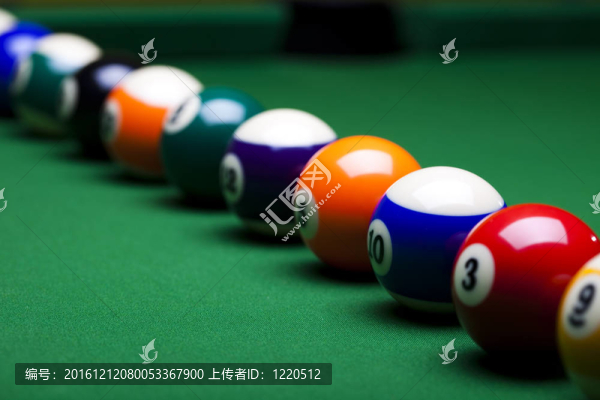 臺(tái)球桌和球