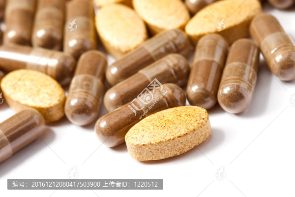 藥丸堆成一堆