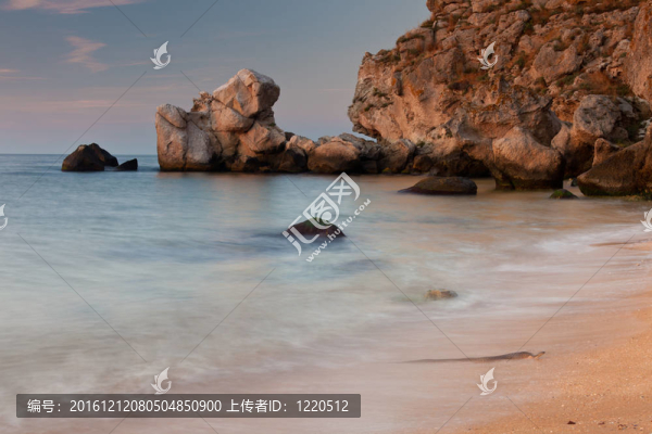石頭在亞速海海岸海