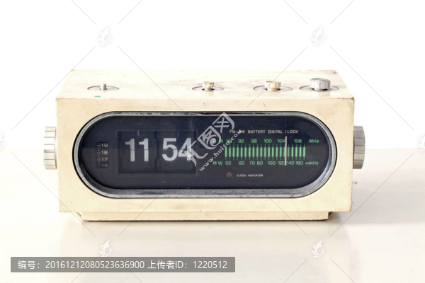 老式時鐘收音機(jī)