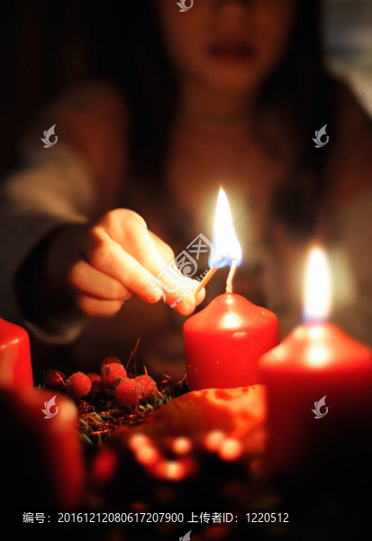 閃電圣誕花環(huán)