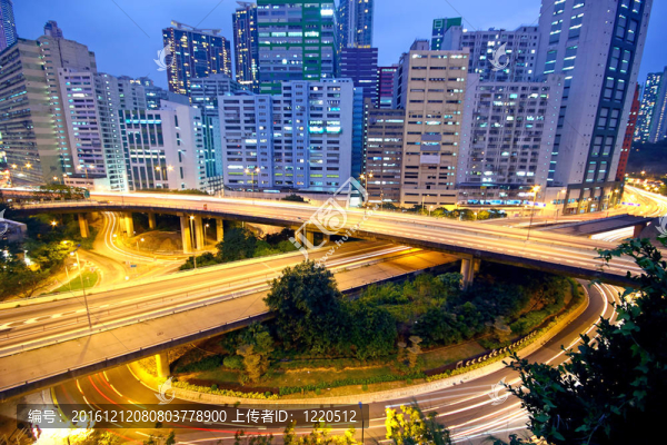 城市地區(qū)的黃昏