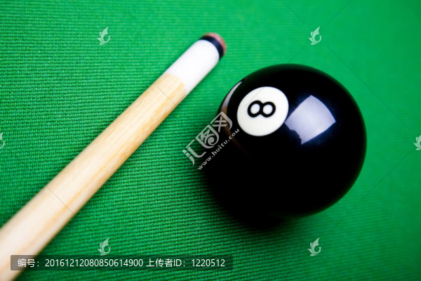 臺(tái)球；臺(tái)球桌上的球桿
