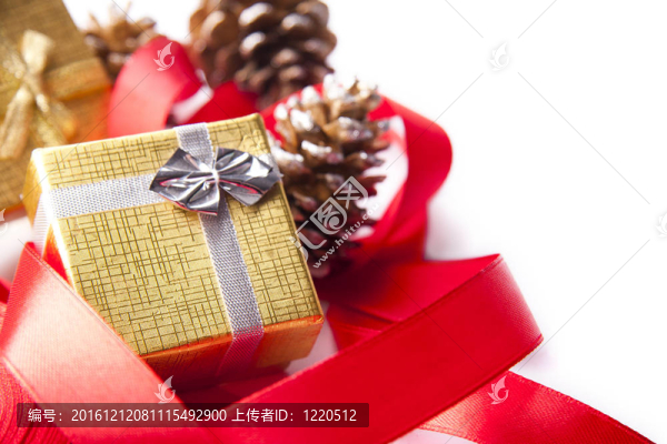 絲帶和領(lǐng)帶圣誕禮物
