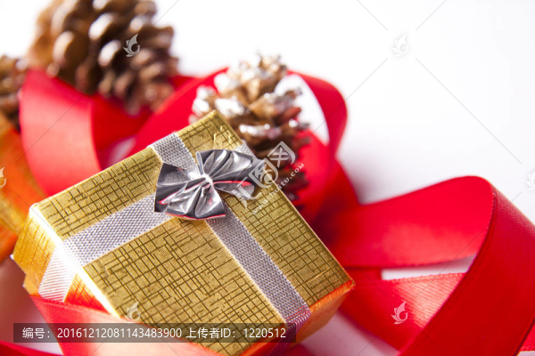 絲帶和領(lǐng)帶圣誕禮物
