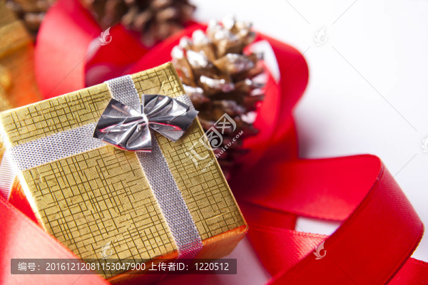 絲帶和領(lǐng)帶圣誕禮物