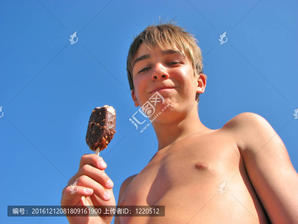 男孩和icecreram