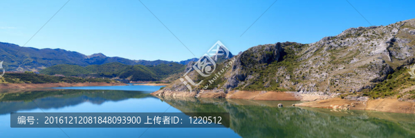 藍(lán)湖山水全景