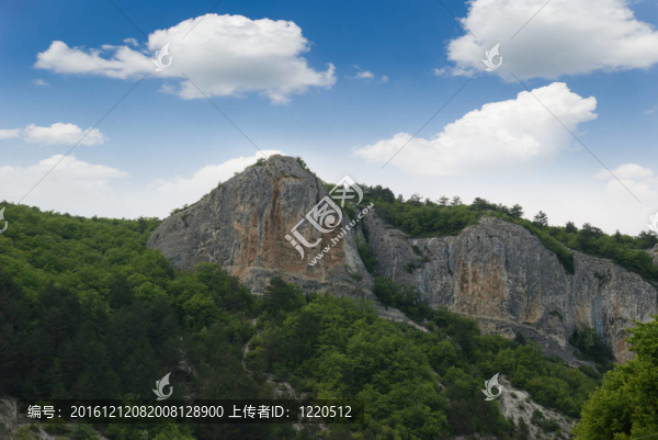 天空和山脈