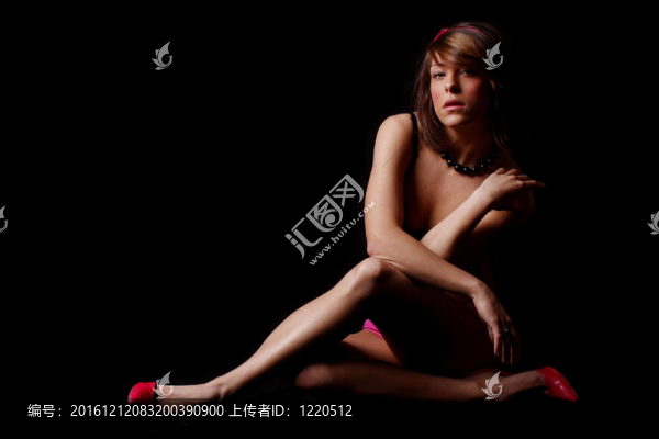 年輕、性感的女人