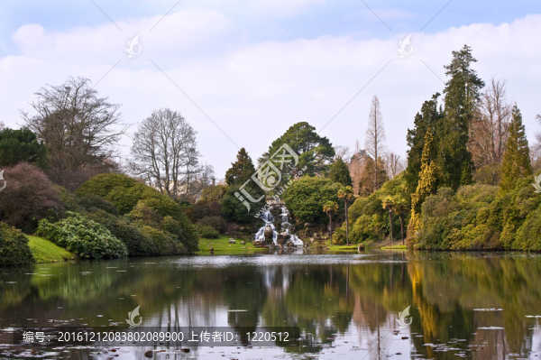 施普靈河可愛的自然景觀公園，有湖泊和瀑布