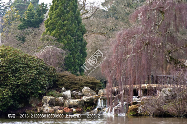 施普靈河可愛的自然景觀公園，有湖泊和瀑布