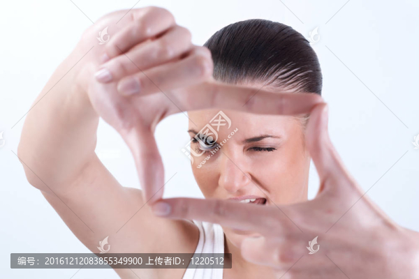女人做手架