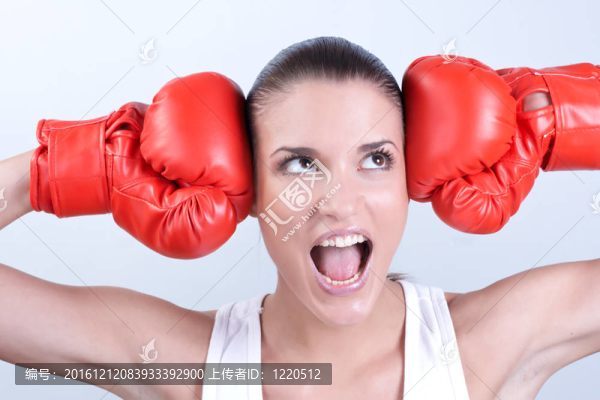 拳擊的女人