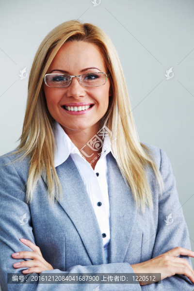 戴眼鏡的商業(yè)女性