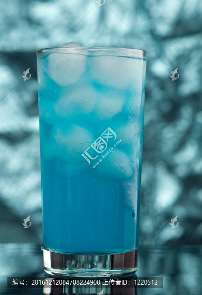 藍(lán)冷的雞尾酒