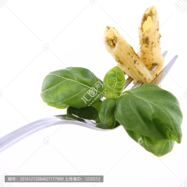 在一個(gè)叉醬通心粉