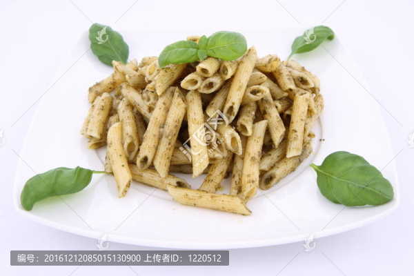 通心粉配香草汁
