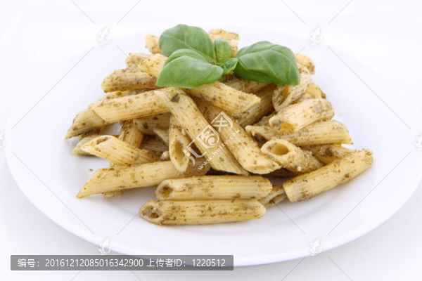 通心粉配香草汁