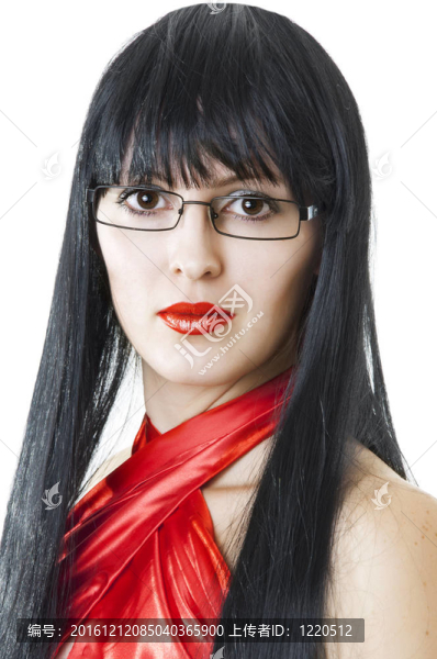 戴眼鏡的年輕漂亮女人。