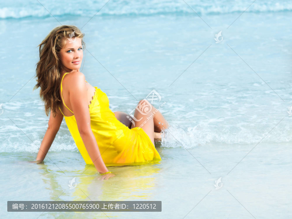 海灘上的女人