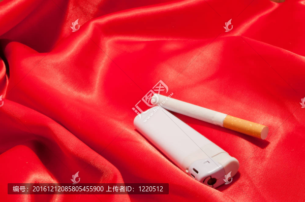 香煙和打火機(jī)