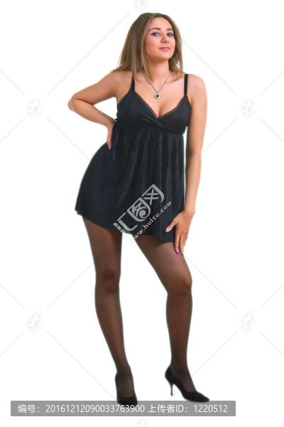穿黑裙子的女孩