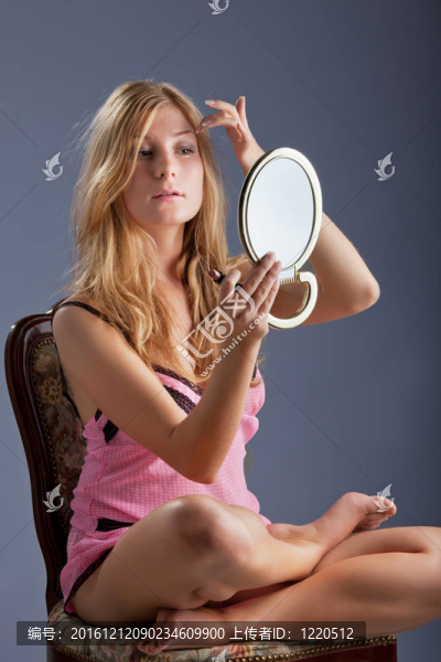 鏡子美女