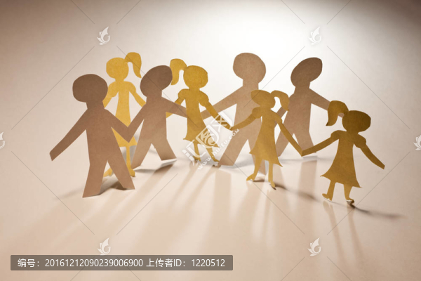 紙鏈女孩和男孩