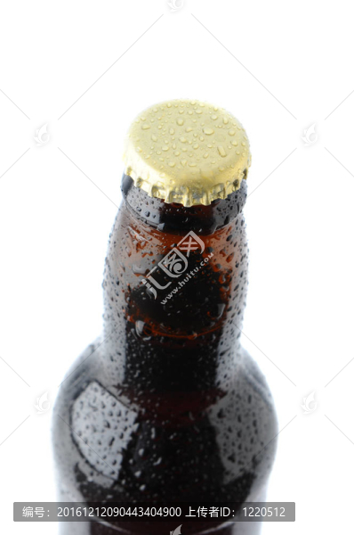 一個(gè)啤酒瓶蓋和頸部特寫