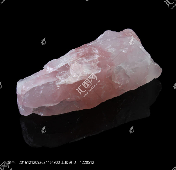 玫瑰石英形狀的鷹頭