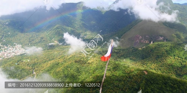 蘇弗里耶爾從Petit巖釘