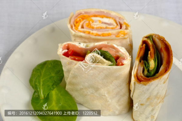 新鮮的蔬菜包在一個板
