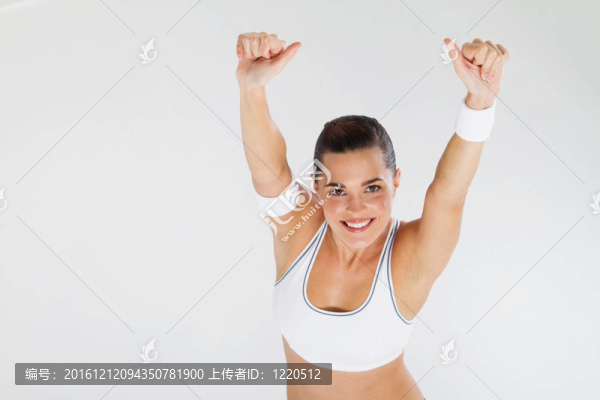健身女人豎起大拇指