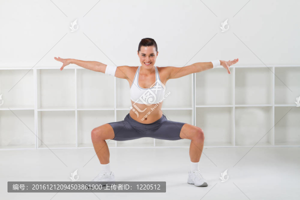 美麗健身女子鍛煉