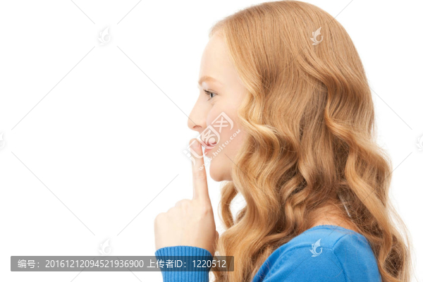 手指在嘴唇
