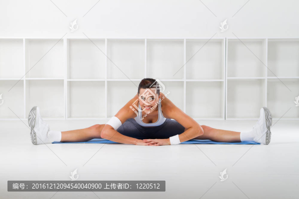 健身跑步的女人