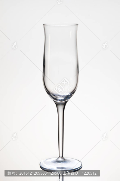 空玻璃孤立于White