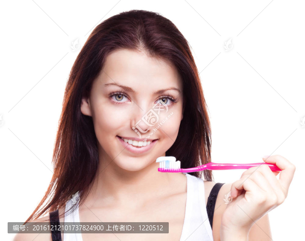 女人刷牙