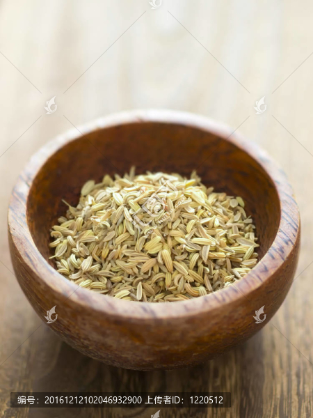 關(guān)閉了一碗茴香種子