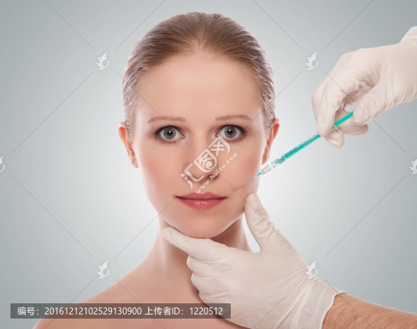 肉毒素注射美容的美麗女性的臉