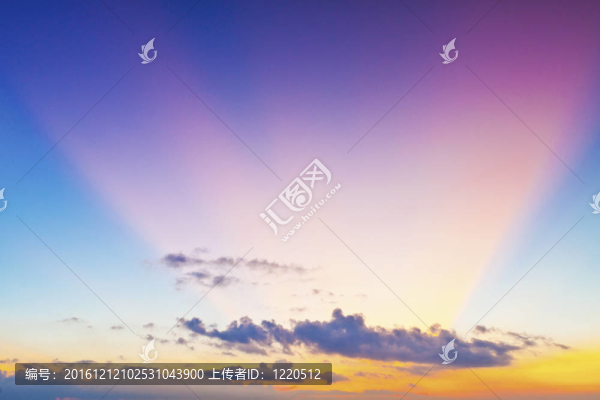 日落時(shí)分壯觀的天空