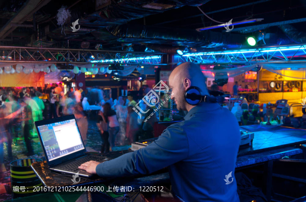 DJ控制面板的后面