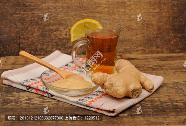 姜汁茶配蜂蜜和檸檬茶時間