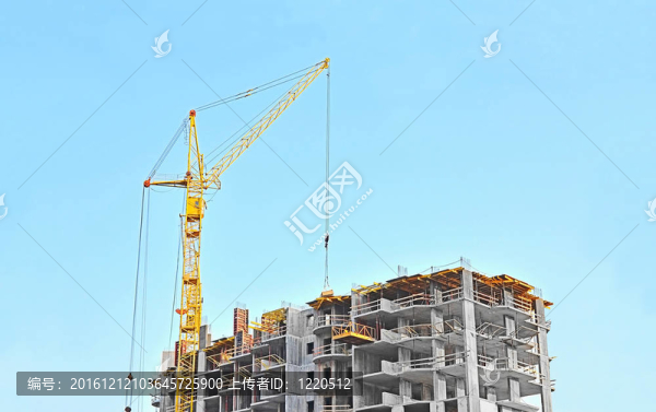 建筑起重機(jī)和建筑在藍(lán)天建設(shè)