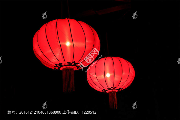 中國紅燈籠在夜間。
