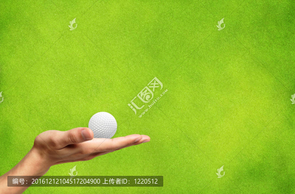 網(wǎng)頁設(shè)計背景下手持綠色草坪的手持高爾夫球