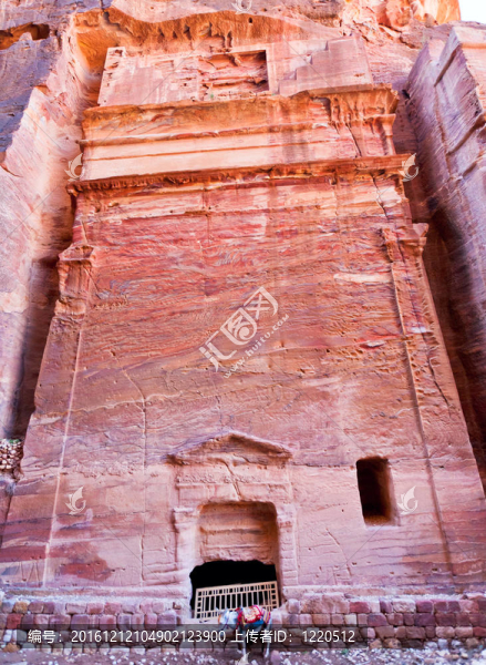 納巴泰字母的墓葬在SIQ；Petra
