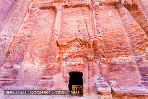 納巴泰字母的墓葬在SIQ；Petra