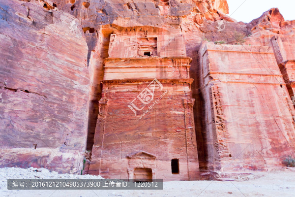 納巴泰字母的墓葬在SIQ；Petra